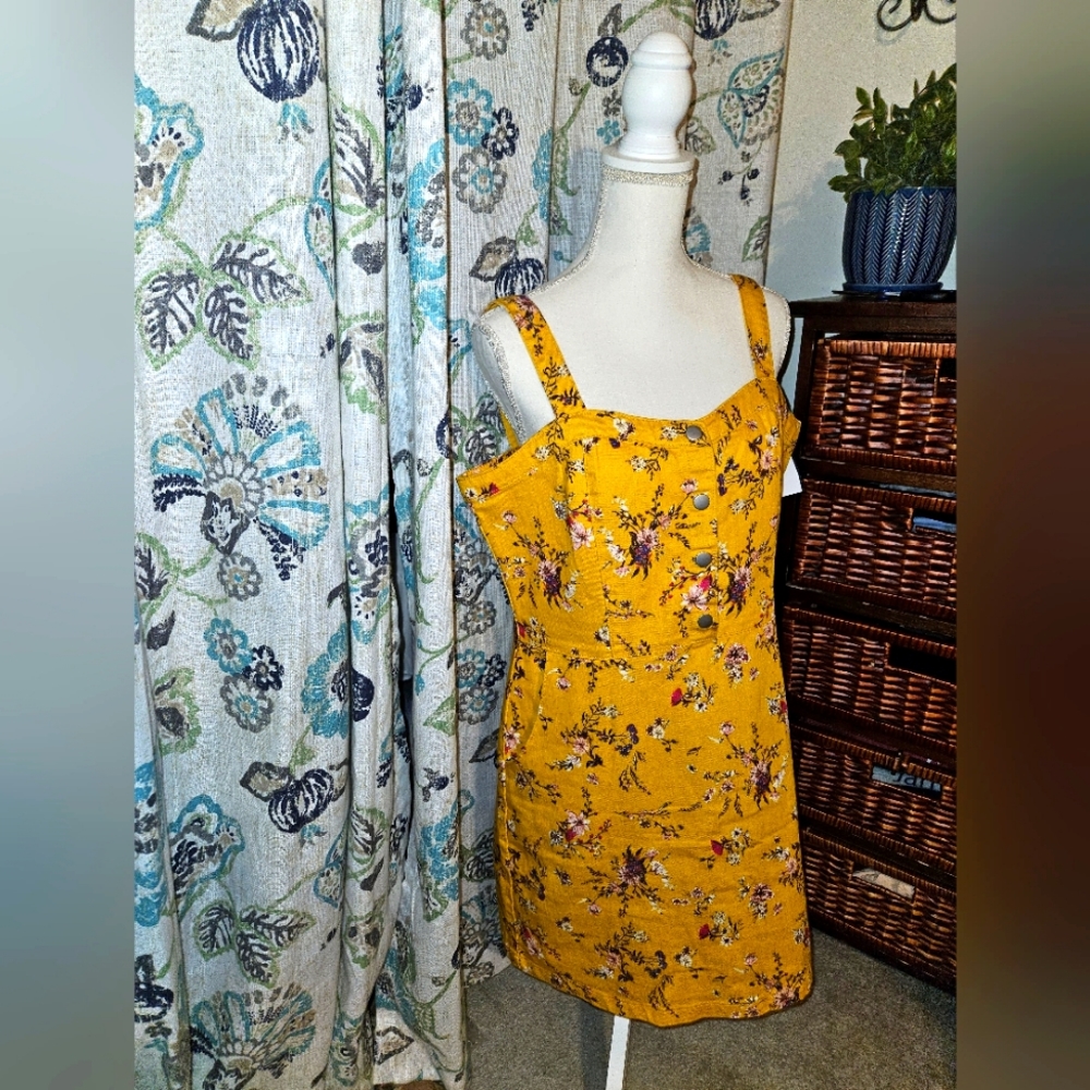 No Boundaries juniors XXL yellow with floral print mini dress.